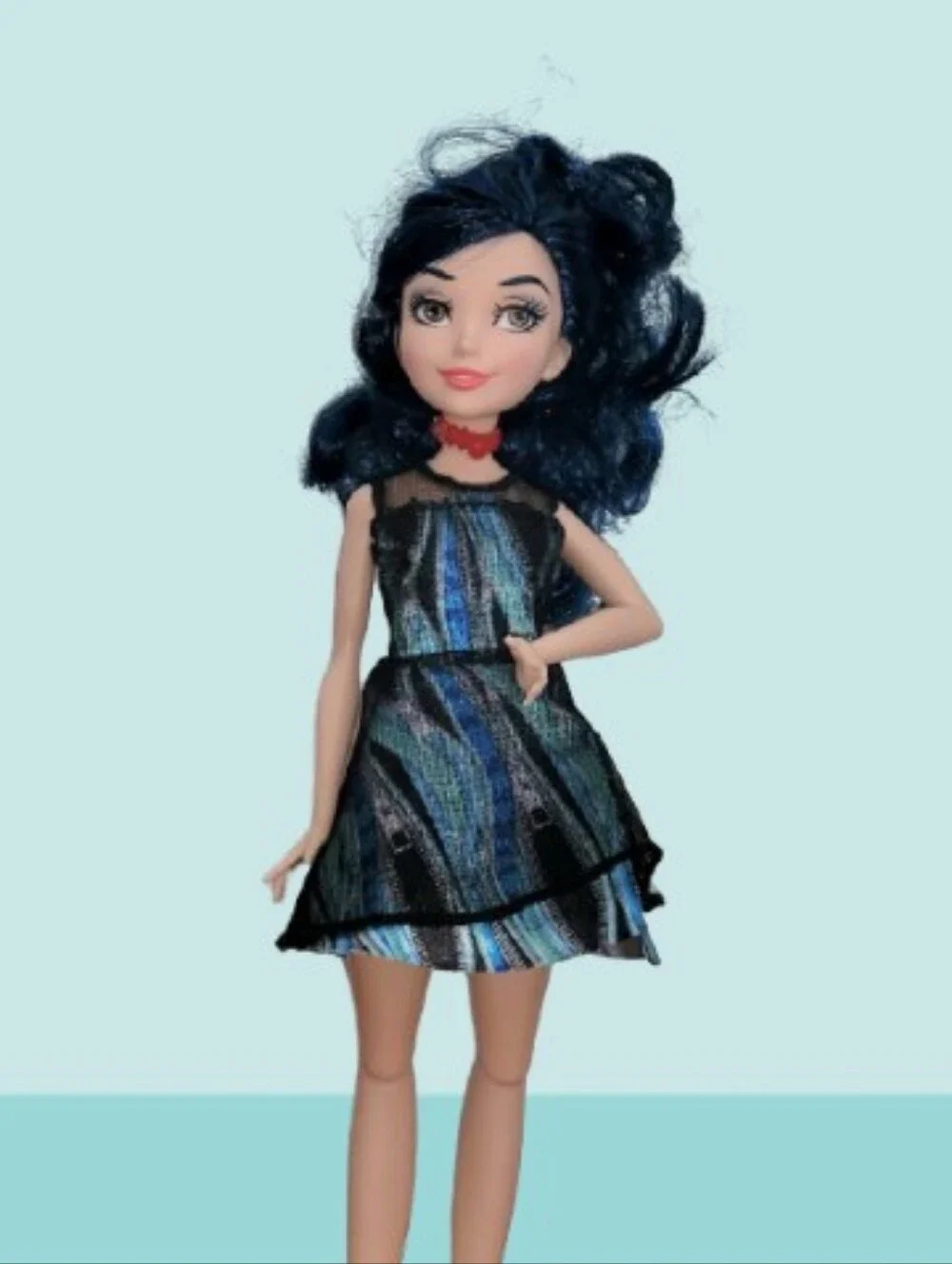 EVIE DESCENDANTS DOLL, BOOTS, DRESS - DISNEY, CHOKER NECKLACE